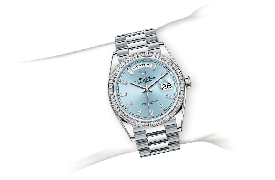 Rolex Day-Date de Oyster, 36 mm, platino y diamantes, m128396tbr-0003 - En muñeca